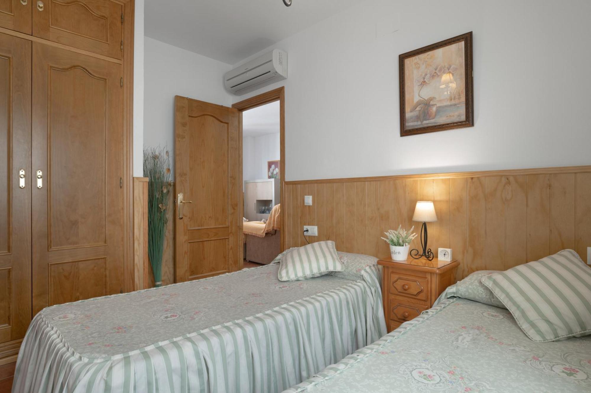 Apartamento Rocio - Solo Familias โกนิล เด ลาฟรอนเตรา ภายนอก รูปภาพ